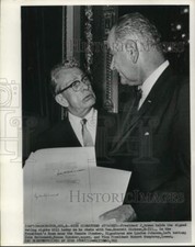 1965 Press Photo President Johnson chats with Sen. Everett Dirksen in Washington