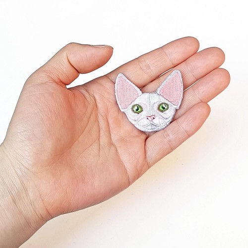 2pcs Brooch Backpack Pin Embroidery Cartoon Lifelike Maine Sphynx Hairless Cat - Picture 3 of 7