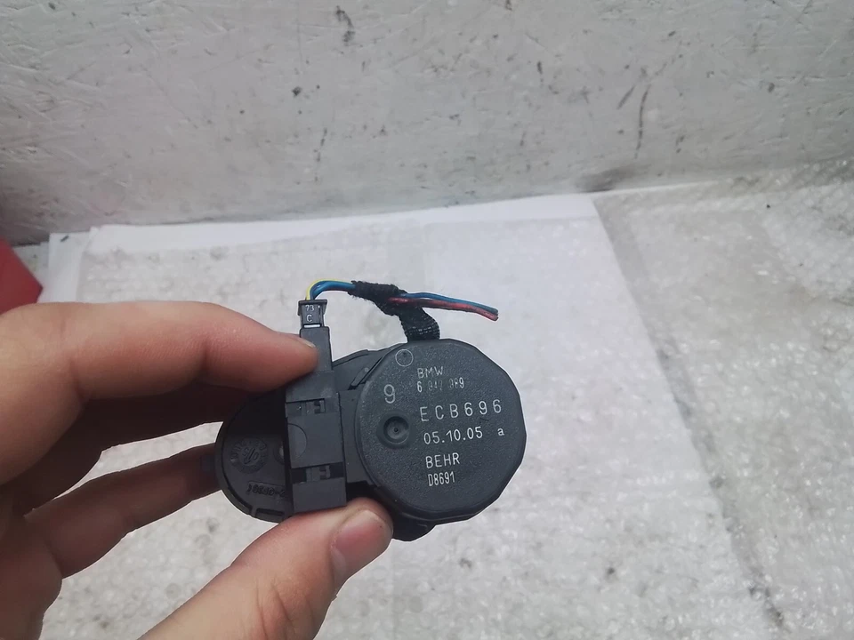 BMW 530 Xi 2006-2010 HVAC Servo Flap Air Motor Actuator 6 942 989 #P-39K — 第 4/4 张图片