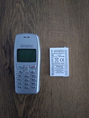 Alcatel One Touch 320 Silber  Zustand Gebraucht wird aber als Defekt verkauft!