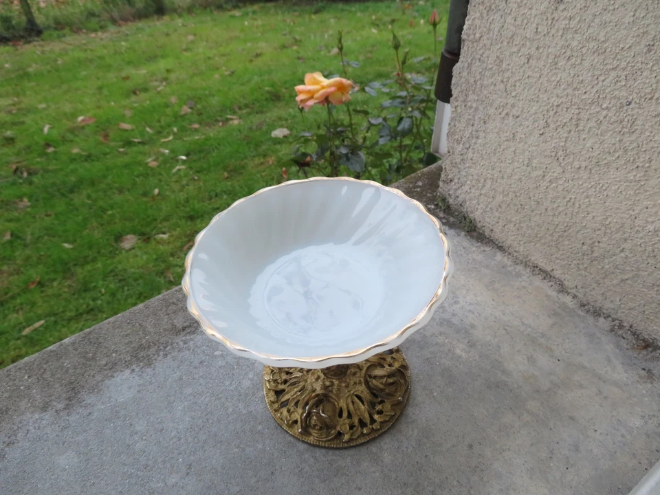 baguier coupe  en opaline sur pied en régule doré à décor de fleur 10 cm - Photo 2/4