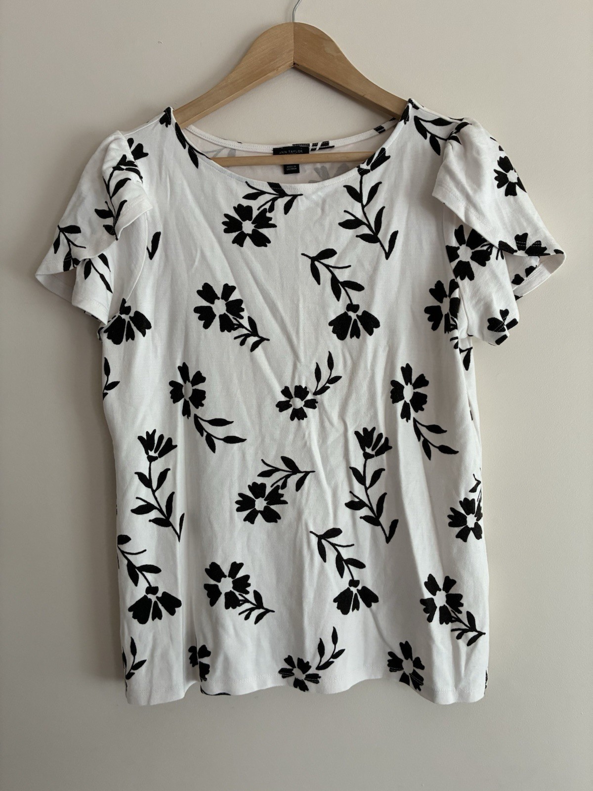Ann Taylor Factory Women's Floral Stretchy Rayon Tulip Sleeve Top Black White M
