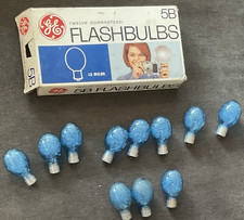 Vintage 8 GE 5B Flashbulbs 1 Missing 3 Used
