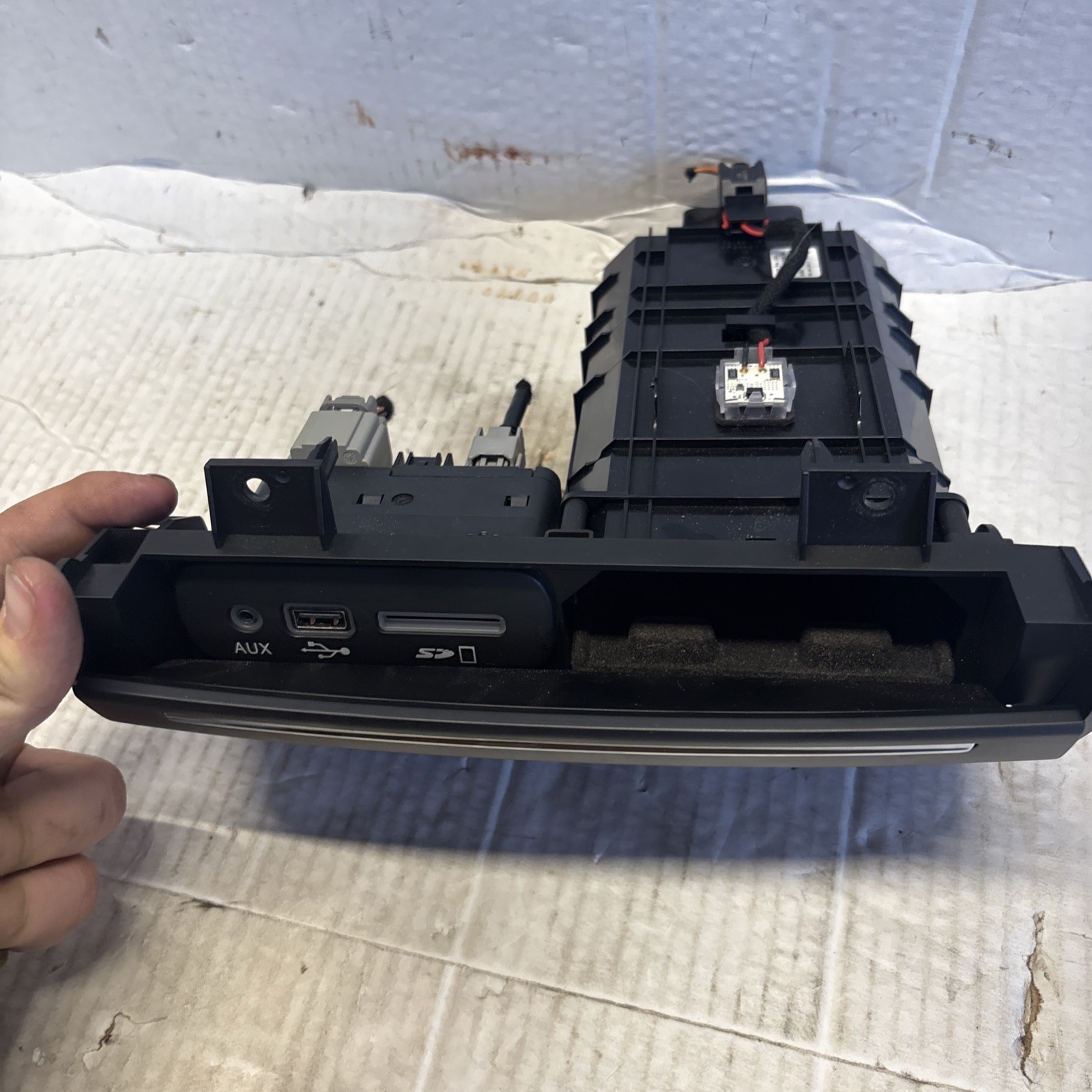 2017 - 2024 MASERATI GHIBLI DASH BIN TRAY COMPARTMENT PHONE HOLDER OEM 670066186