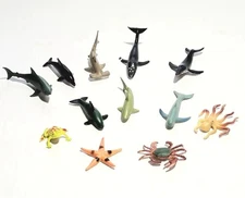 Lot Of 12 Fish Shark Whale Crab Starfish Frog Ocean Sea Life Mini Figure Animals