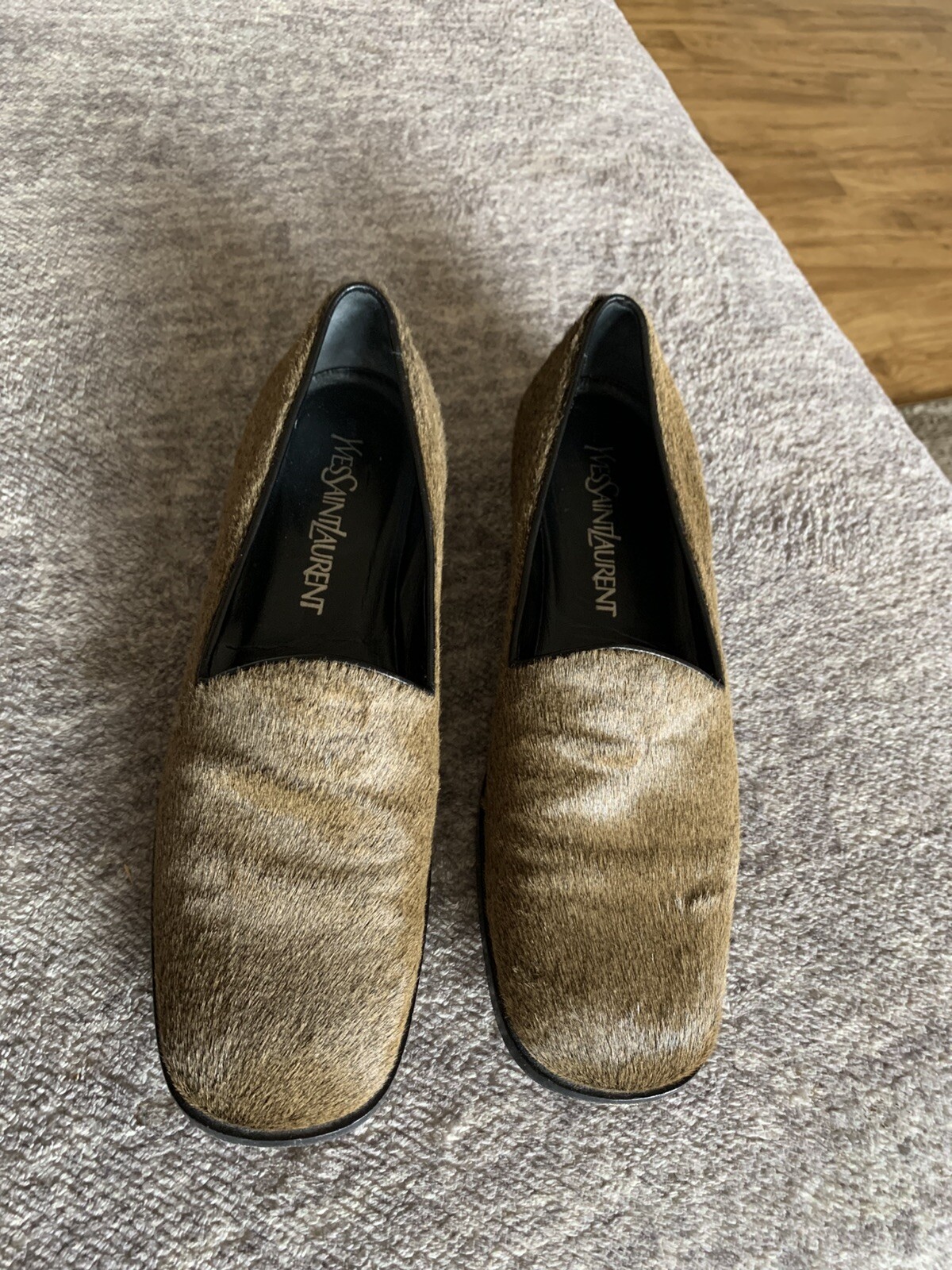 Scarpe mocassini slip on Yves Saint Laurent in pelle marrone ponyhair Taglia 7 5 M