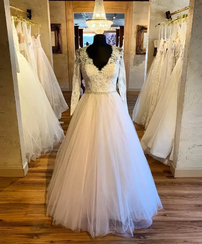 Boho Long SLeeves Wedding Dresses V Neck Lace Appliques Tulle Bridal Gowns - Image 2 of 4