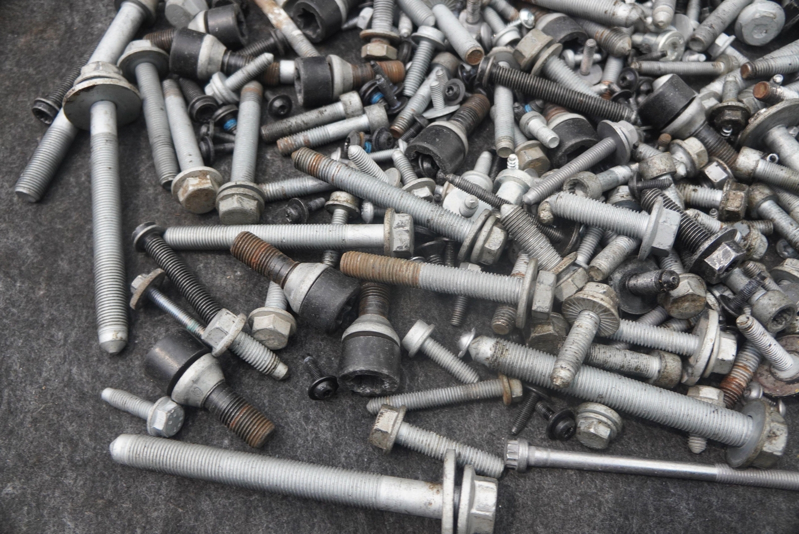 Miscellaneous Nut Bolt Screw Washer Assorted Hardware OEM Lamborghini Urus 2019