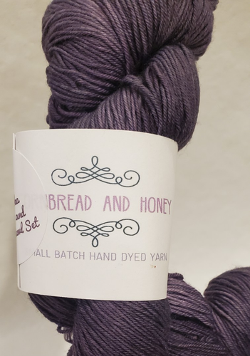 Cornbread & Honey HAND DYED YARN 1 Hank FINGERLING SUPERWASH MERINO Wool PURPLE - Picture 4 of 7