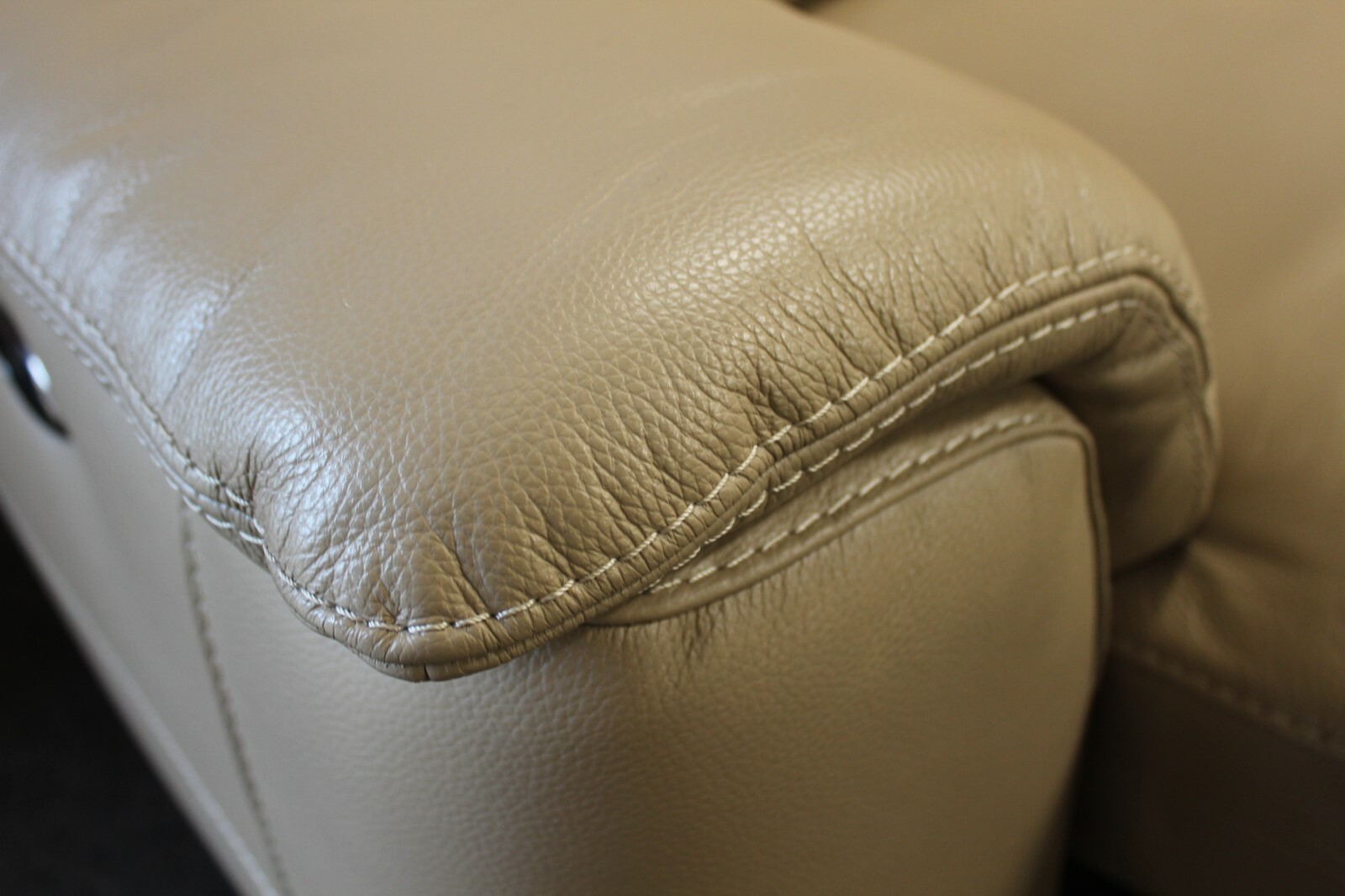 F.V. SANZA, NUDE, BEIGE LEATHER, ELECTRIC RECLINING 3 SEATER SOFA eBay