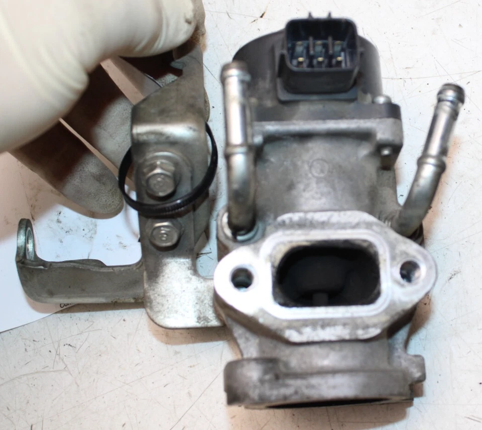 Válvula Subaru Forester XT 2015-21 WRX EGR 2014-18 2,0 L OEM P/N 14710AA780 Foto 4 de 4