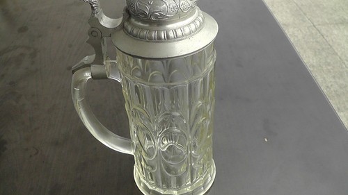 Glaskrug mit Zinndeckel und Henkel. ca. 100 Jare alt