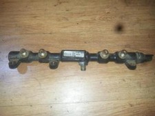 Ford Mondeo 2003 Fuel injector rail (injector...