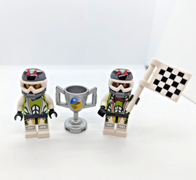 LEGO World Racers 8864 Lot - Rex-treme (wr001) & Max-treme (wr011) Flag, Trophy 