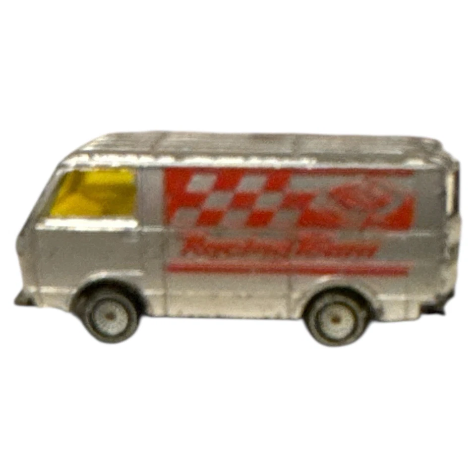 Siku #1334 VW LT 28 Kastenwagen Silver Porsche Racing Team Alemania SUELTO Foto 4 de 4