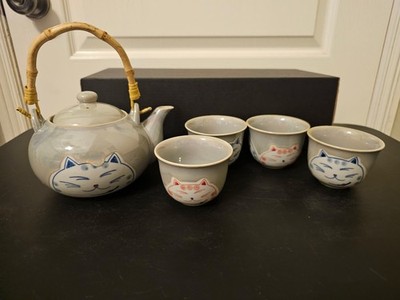 ''Lucky Cat'' (Maneki-neko) Vintage-Style, Hand-Painted Tea Set for adults