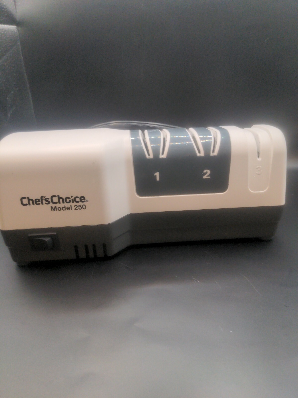 Chef's Choice 250100 Electric Knife Sharpener