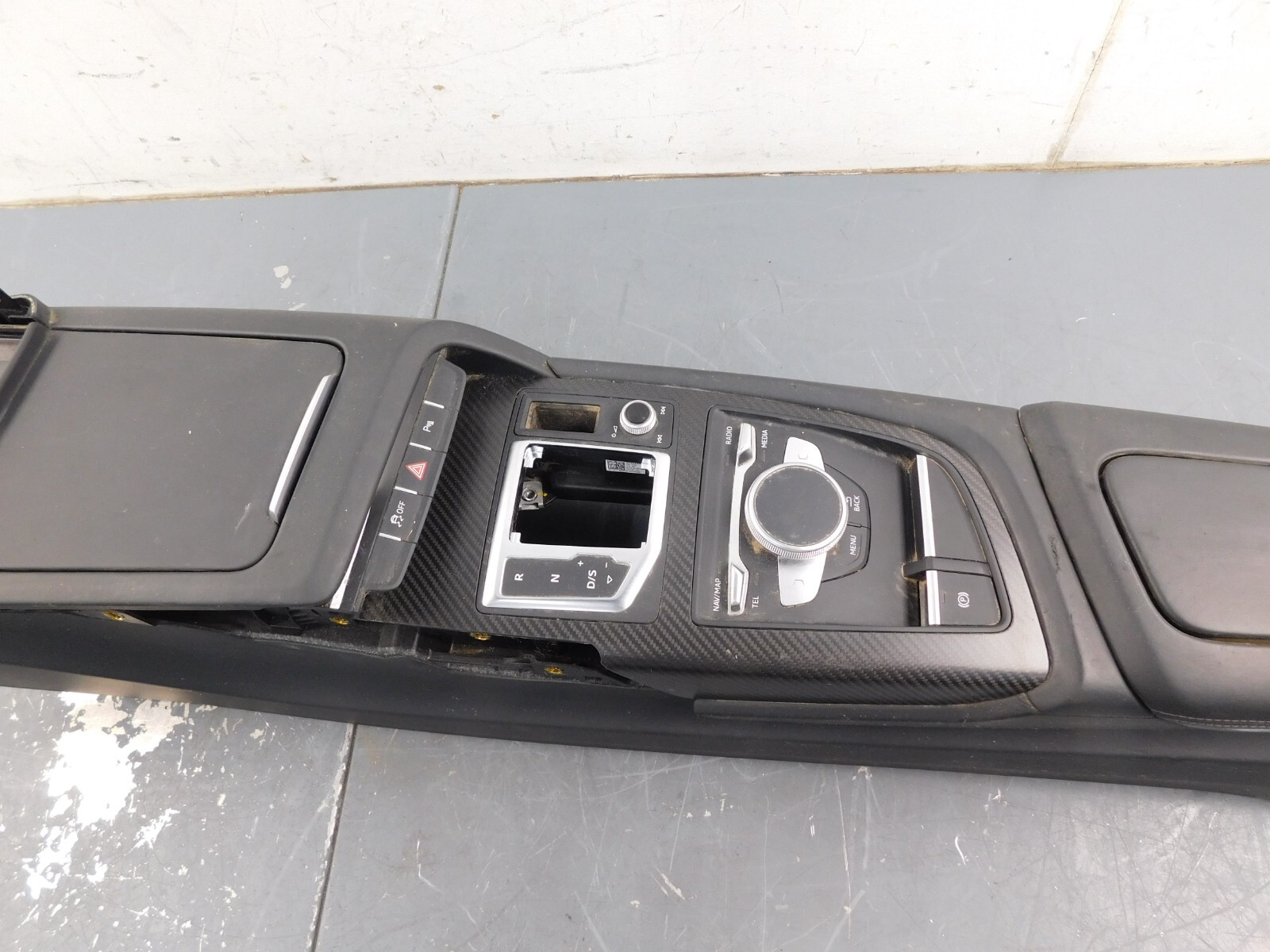2017 18 20 21 22 Audi R8 V10 Plus Plus Center Console / Controls / Arm #01999 i6