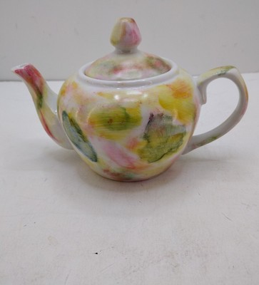 Teapot Ceramic, Hand Painted, Pastel's, Estate Sale of Nancy Denny, Read!! 7 x 5