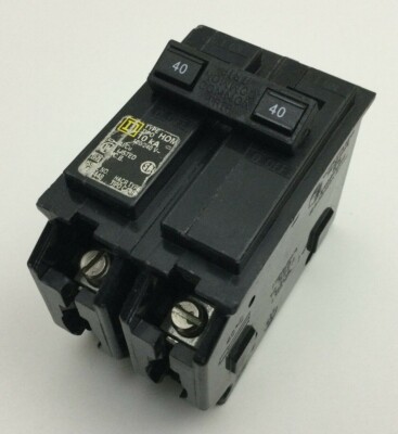 Square D HomeLine 15 Amps Plug In Single Pole Circuit Breaker