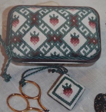 Queen Stitch Berries Tin Topper with Fob - Samplers and Such