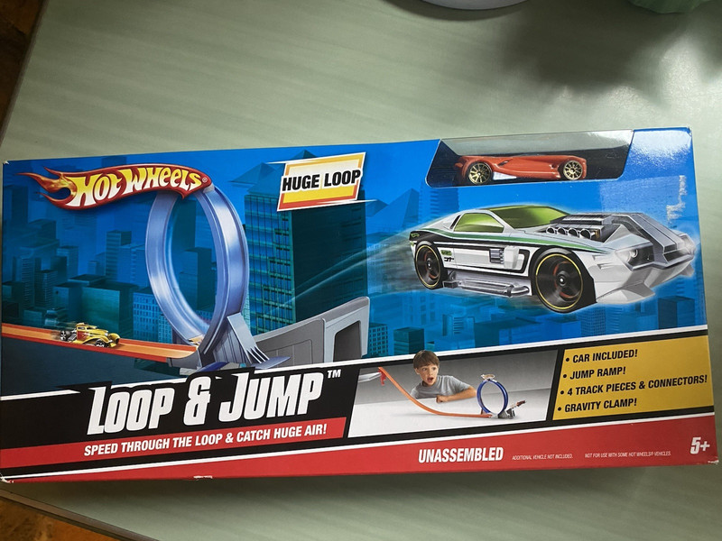 2009 Hot Wheels Loop & JUMP Track Set SEALED - orange race car incl - Huge Loop