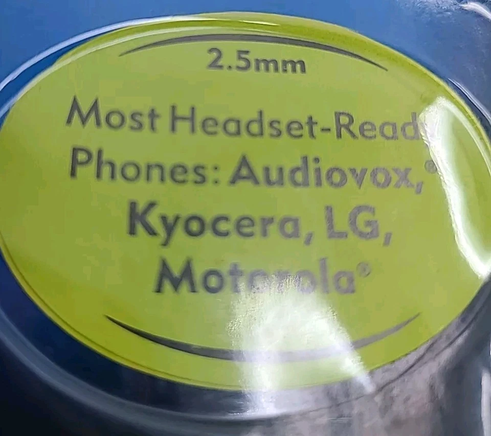 Plantronics M60 Wired Over the Ear Mobile 2.5mm Headset Black One Piece 17-952 - Image 3 of 4