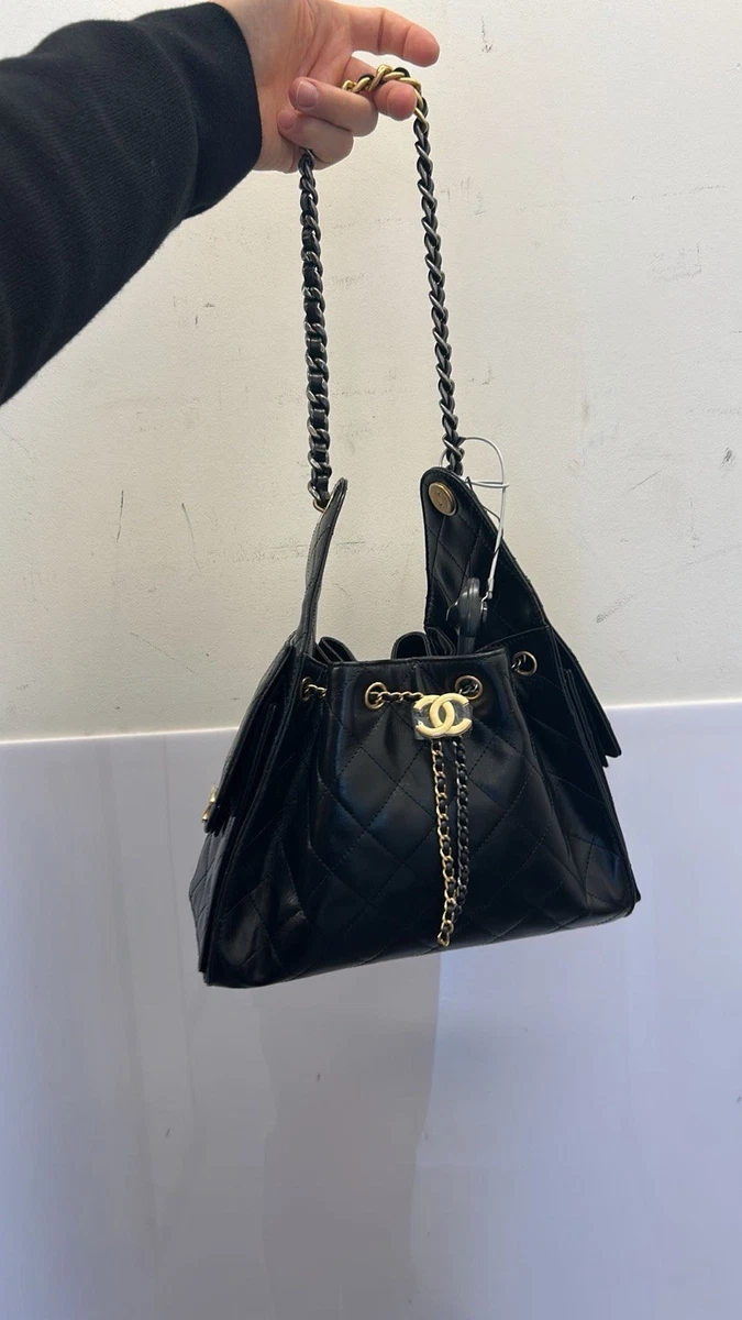 CHANEL Snap Women display picture 2