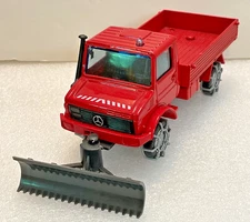 Solido Toner Gam IV 1/50 Scale 3606 Mercedes Unimog Snow Plow Red