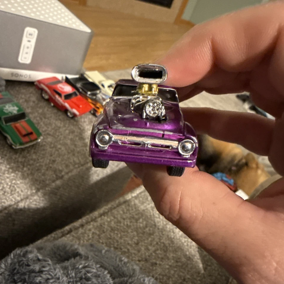 Funline 2001 Muscle Machines Rubber Tires Die-Cast Purple Toned Truck - Image 2 of 4