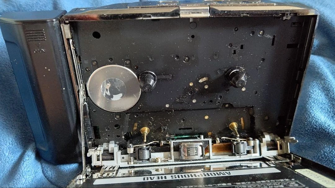 AIWA HS-R100 Cassette Recorder Voice Navigation Radio Walkman