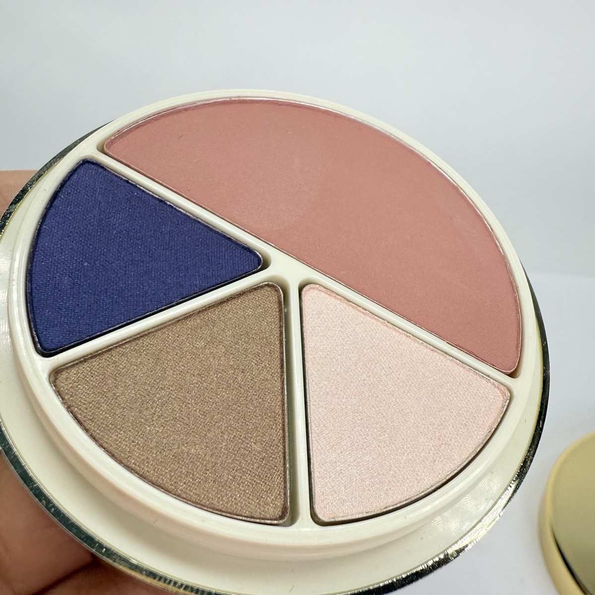 Estee Lauder Signature Silky Powder Blush 11 NUDE ROSE & Eyeshadow