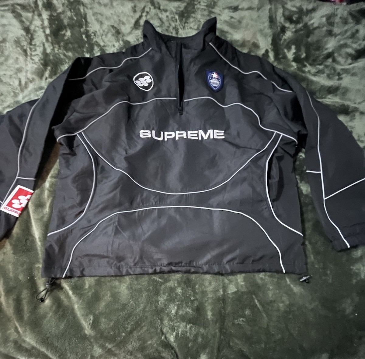 Supreme Men's Black Windbreaker Jacket with Logo Accents, Zip