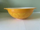 Yellow Daisy “Sunflower” Vintage PYREX #444 4 Qt Cinderella Mixing Nesting Bowl