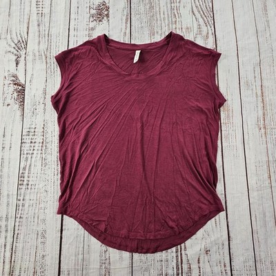 Athleta Wine Red Cap Sleeve Dolphin Hem Casual Tee Medium
