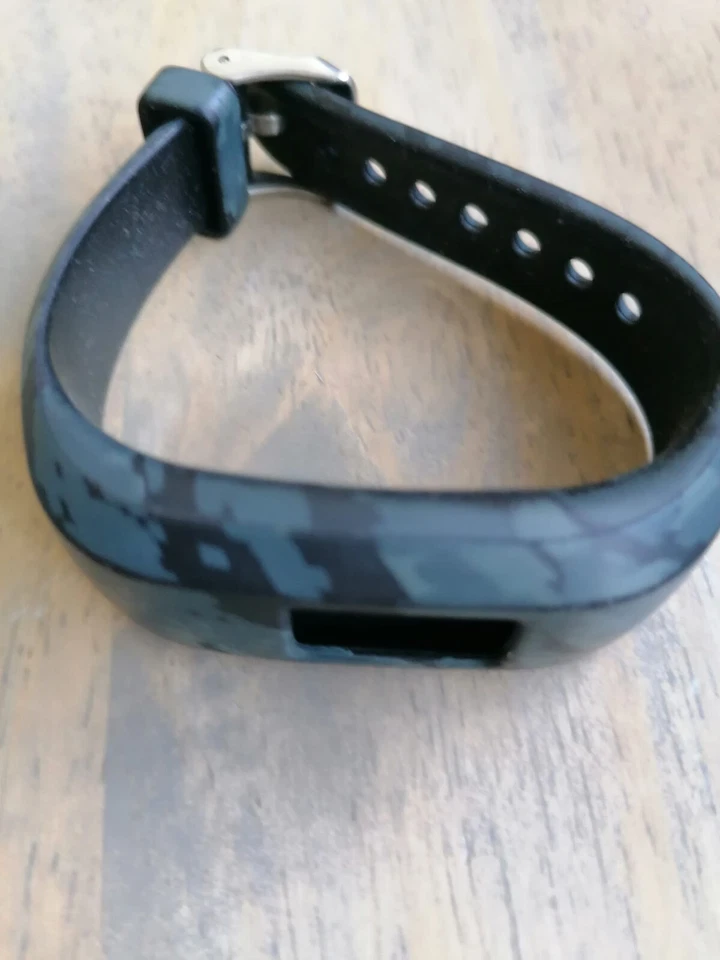 Garmin Vivofit 3 Activity Tracker with 3 junior fit straps - Image 4 of 4