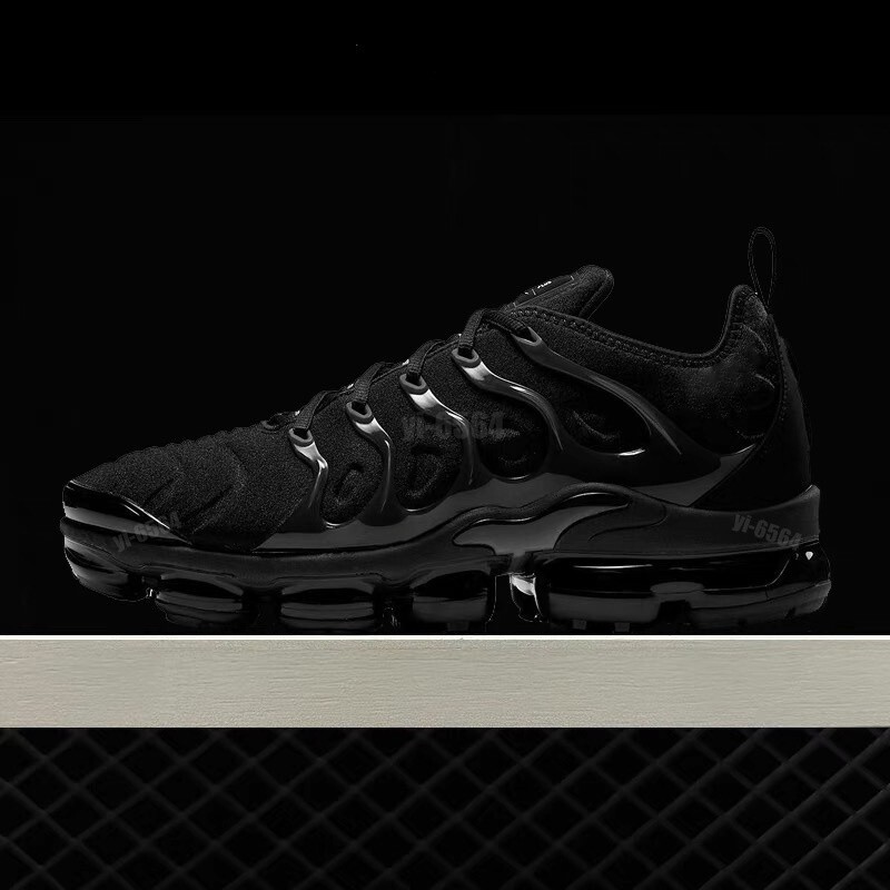 Men's size/Nike Air VaporMax Plus TN Triple Black casual