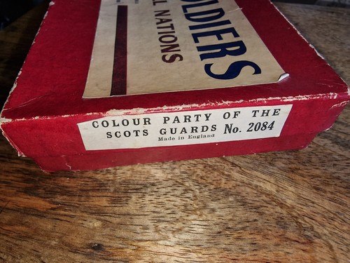 BRITAINS HOLLOWCAST SET NO.2084 COLOUR PARTY OF THE SCOTS GUARDS Painted Metal - Picture 7 of 7