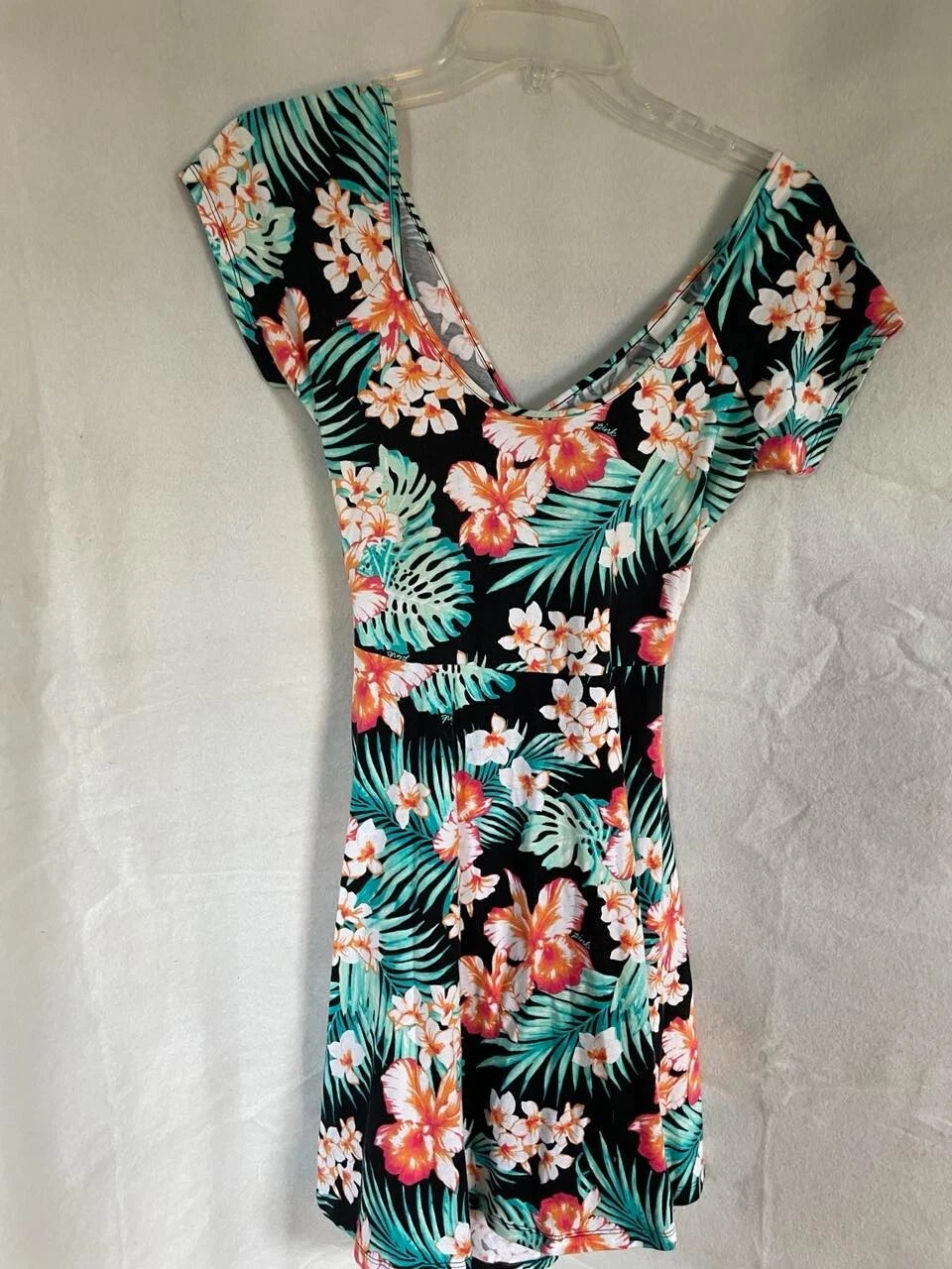 UNDERCOVER Mini abito nuovo con etichette rosa Victoria's Secret stampa floreale retro aperto taglia small