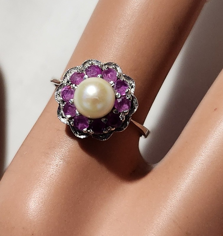 RUBY & PEARL RING 14KT WHITE GOLD SIZE 6.5