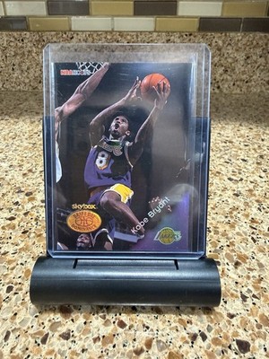2000-01 Skybox NBA Hoops Kobe Bryant Draft Day Dominance #8DD Lakers