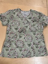 Disney Bambi Thumper Floral Print Green Scrub Top Size Medium Poly/Cotton Blend