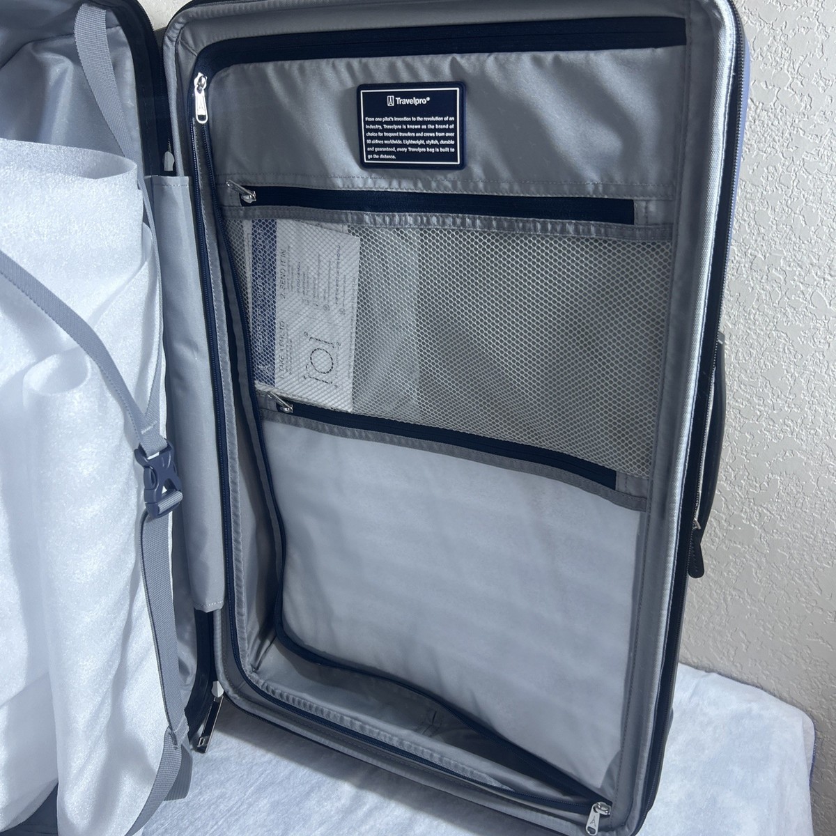 Travelpro WalkAbout 7 Medium Check-in Expandable Hardside Spinner