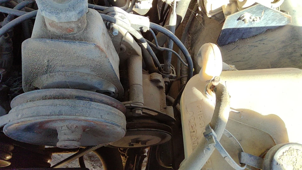 Jeep Grand Wagoneer 1984-1991 bomba de smog OEM EGR 5,9 L J8134211 Foto 2 de 3