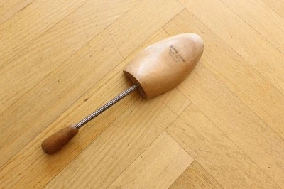 Schuhspanner Schuhdehner aus Holz vintage wegener Schuhhaus alt vintage  - Bild 1 von 3