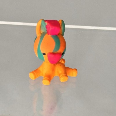 Twozies Series 1 ''Zoe'' Ultra Rare Pet Neon Zebra 1'' Figure Character T1-011 170B