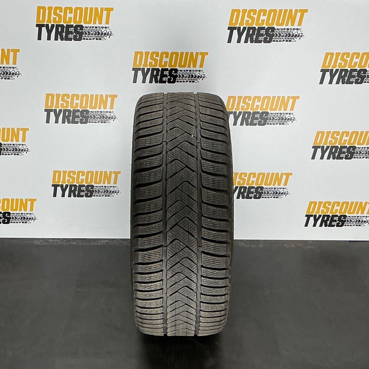235/40 R19 96V PIRELLI WINTER SOTTOZERO 3 - PART WORN - TREAD 5.5MM - DOT 4224