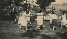  45739 CONSTANTINOPLE 1920s. A group of Greek girls is playing. Photo