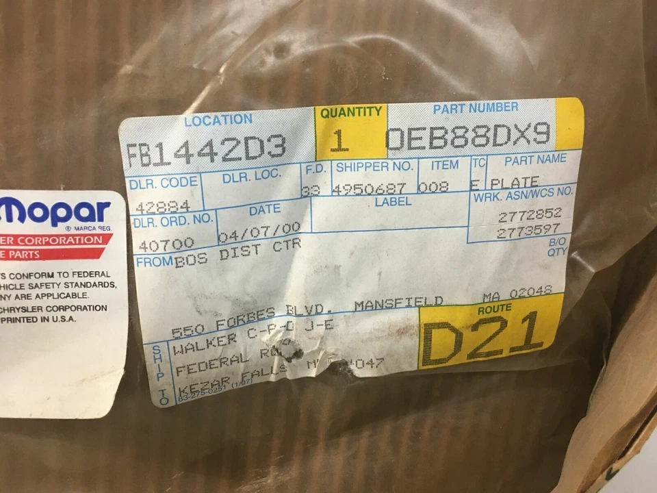 NOS 95,96,97,98 PLYMOUTH & DODGE NEÓN 4 puertas placa de umbral trasero derecho 4620224a -C56 Foto 4 de 4