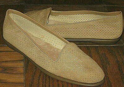 AEROSOLES TAN PERFORATED SUEDE SLIP ON SUPER COMFORT FLATS Sz